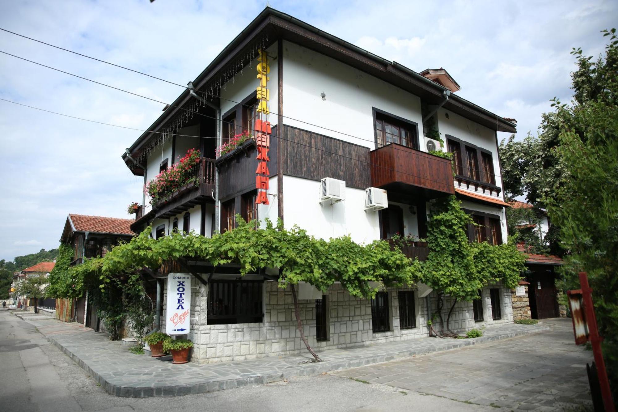 Oazis Family Hotel Lovech Ngoại thất bức ảnh
