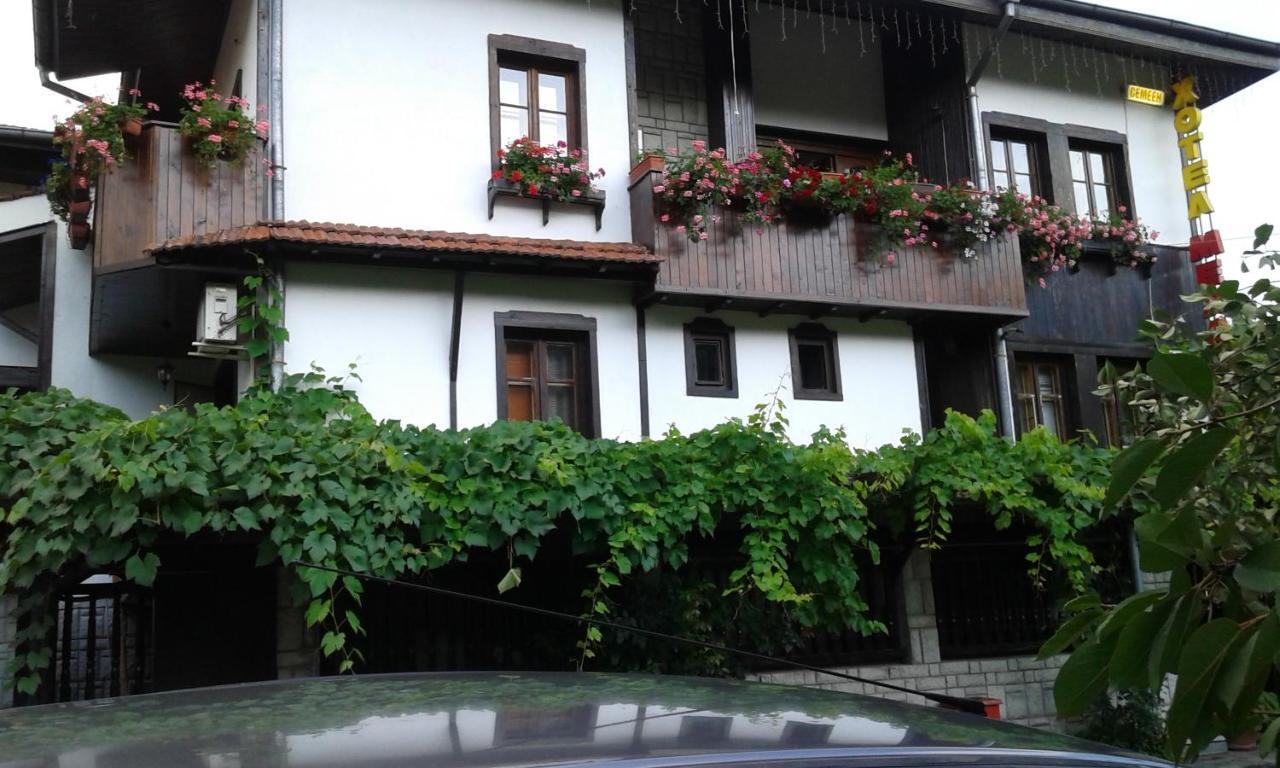 Oazis Family Hotel Lovech Ngoại thất bức ảnh