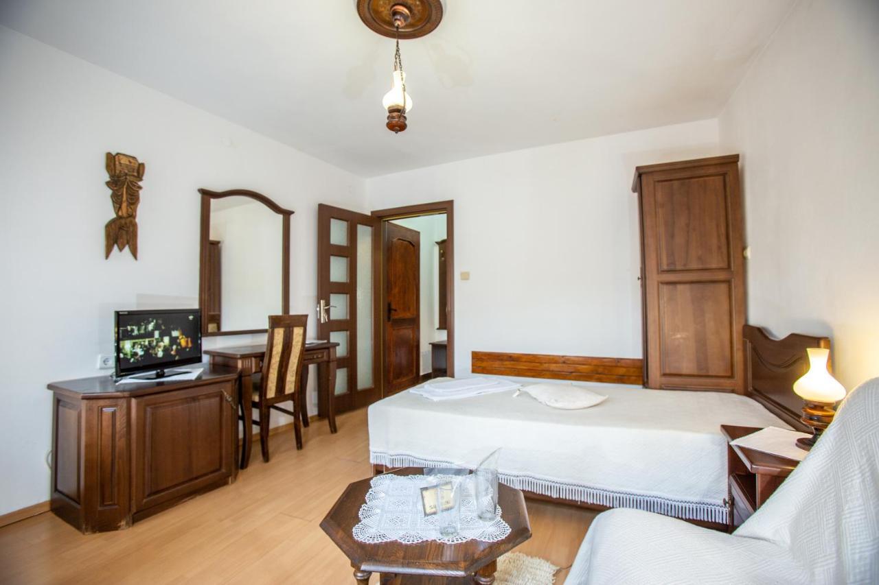 Oazis Family Hotel Lovech Ngoại thất bức ảnh