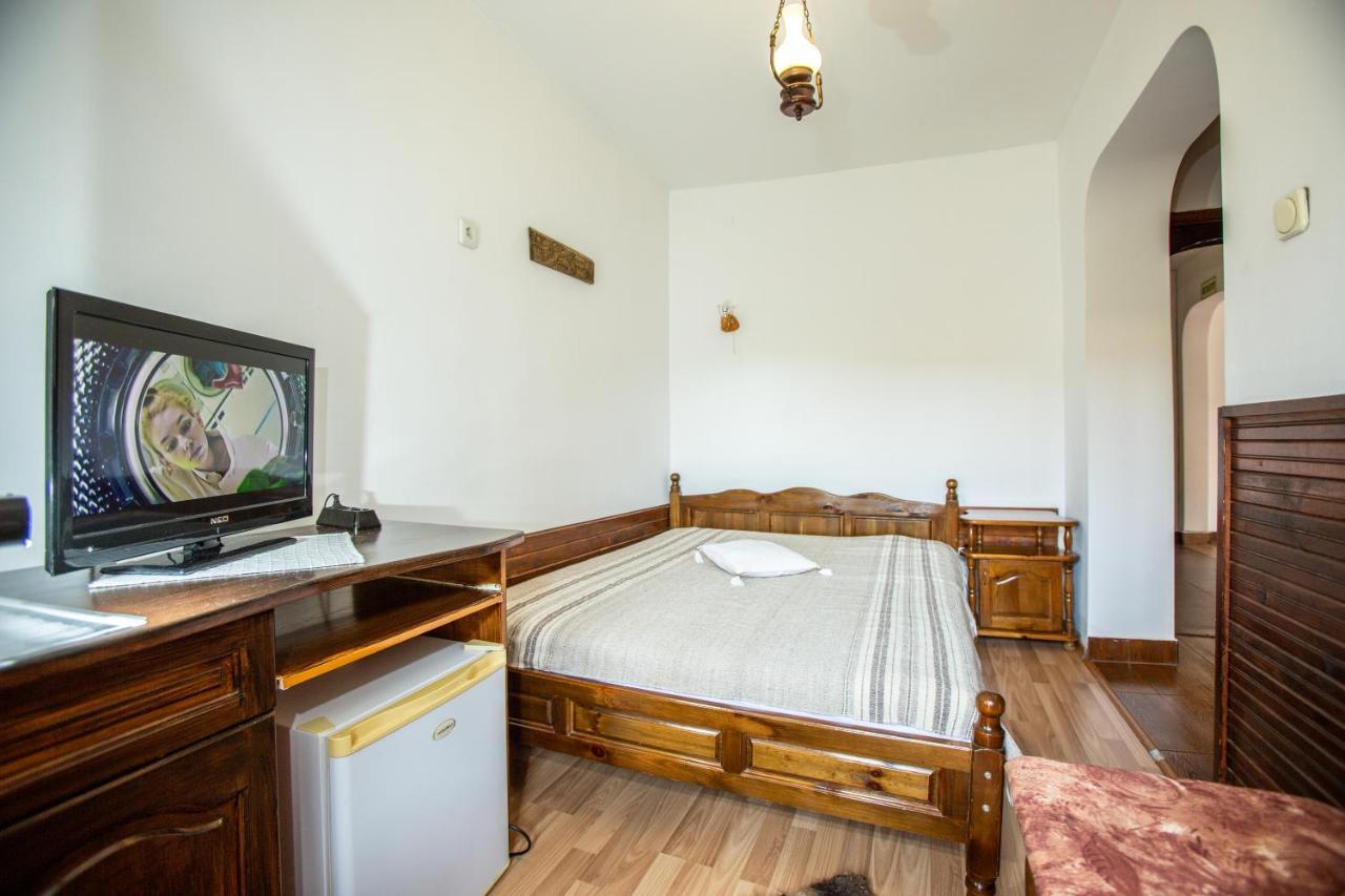 Oazis Family Hotel Lovech Ngoại thất bức ảnh