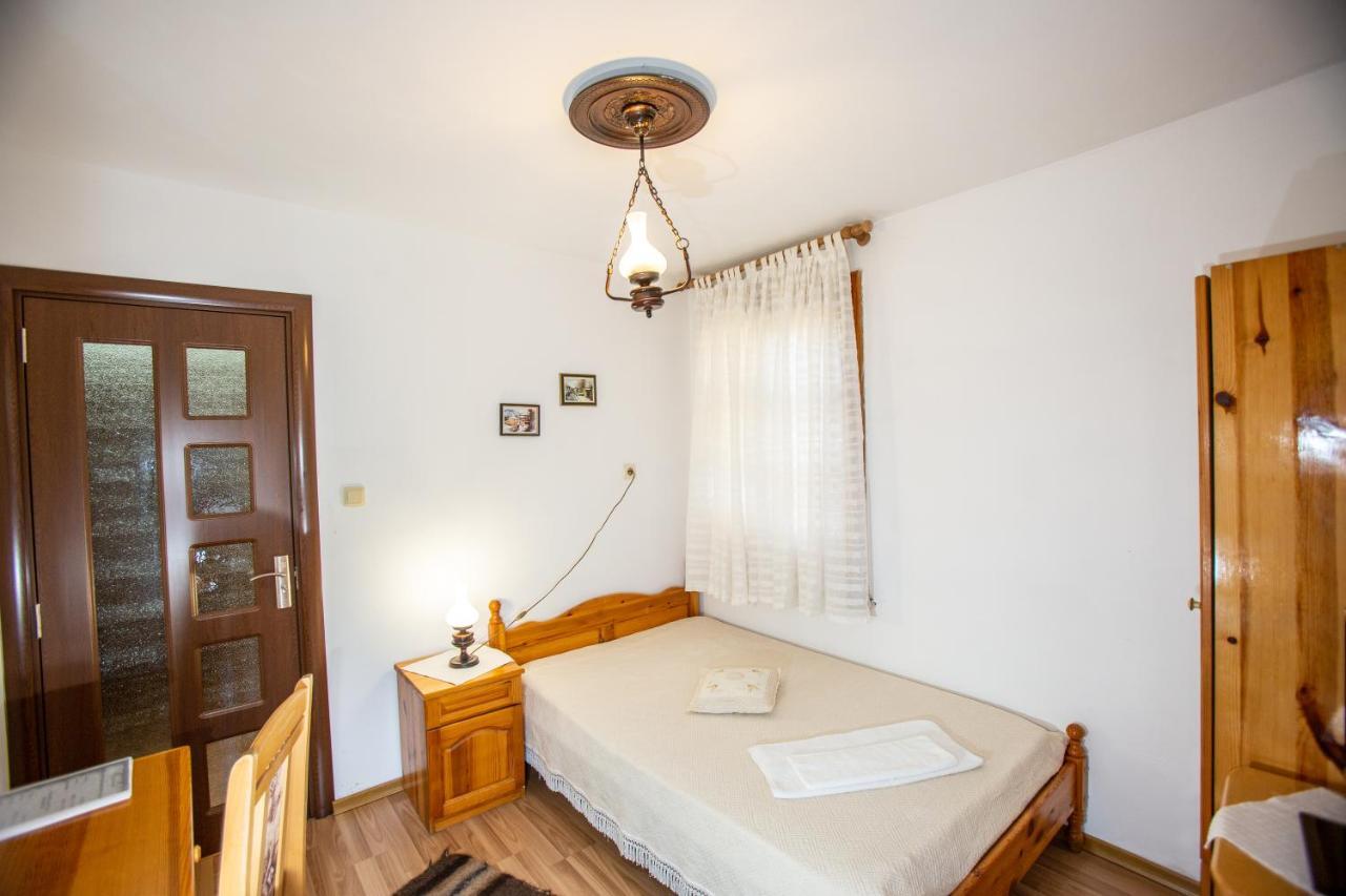 Oazis Family Hotel Lovech Ngoại thất bức ảnh