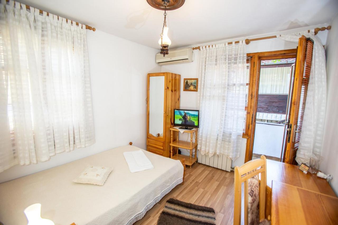 Oazis Family Hotel Lovech Ngoại thất bức ảnh