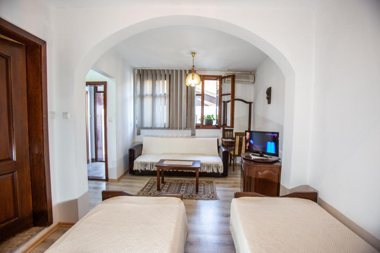Oazis Family Hotel Lovech Ngoại thất bức ảnh