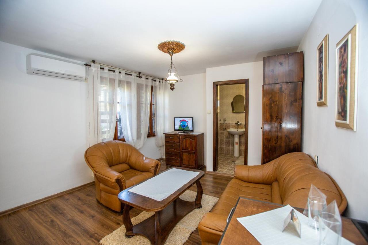 Oazis Family Hotel Lovech Ngoại thất bức ảnh