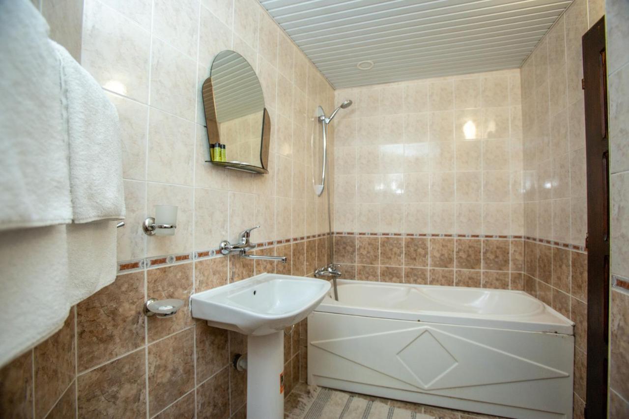 Oazis Family Hotel Lovech Ngoại thất bức ảnh