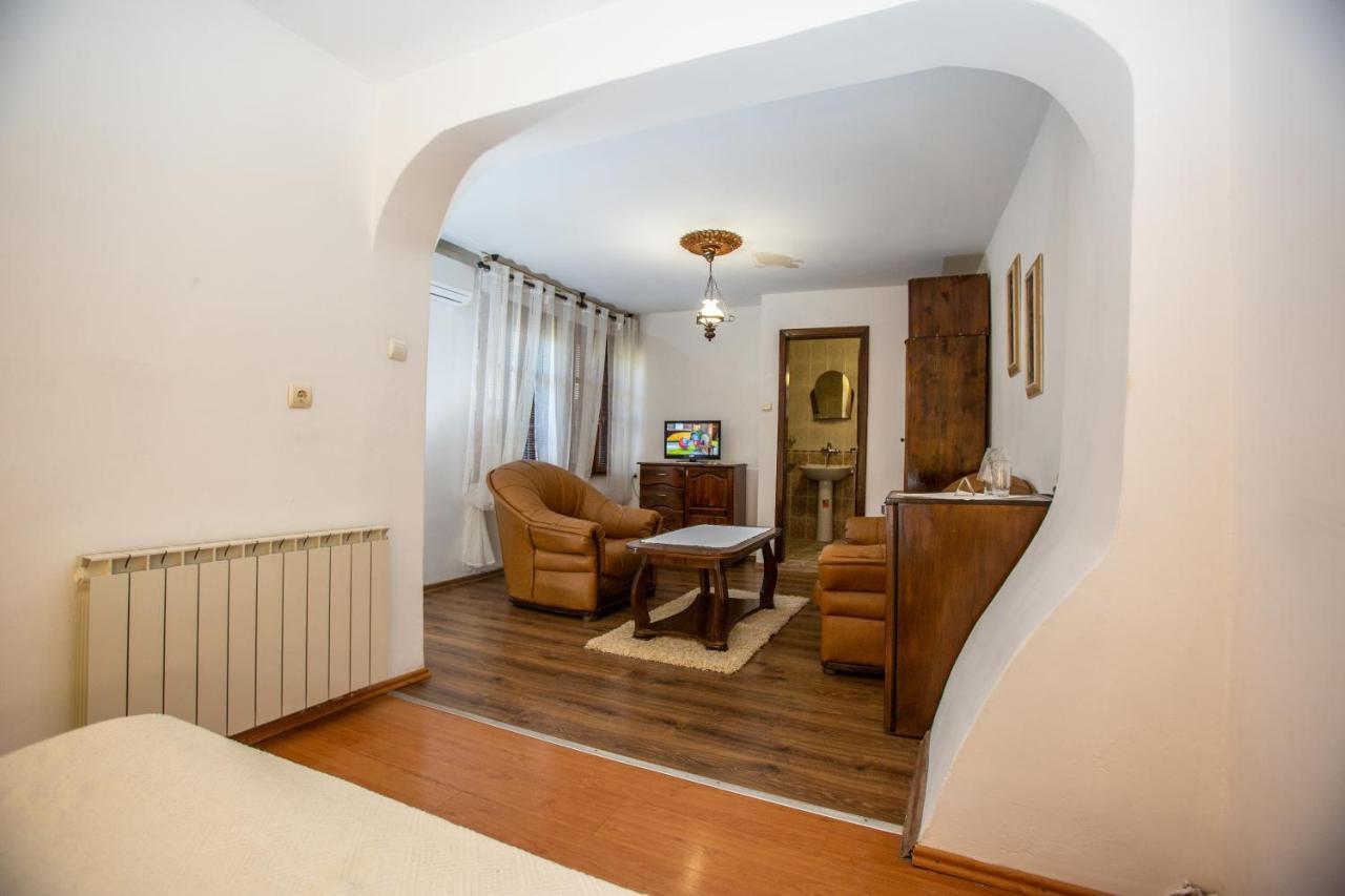 Oazis Family Hotel Lovech Ngoại thất bức ảnh