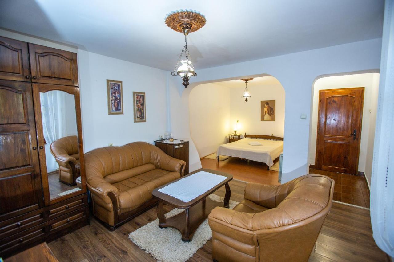 Oazis Family Hotel Lovech Ngoại thất bức ảnh