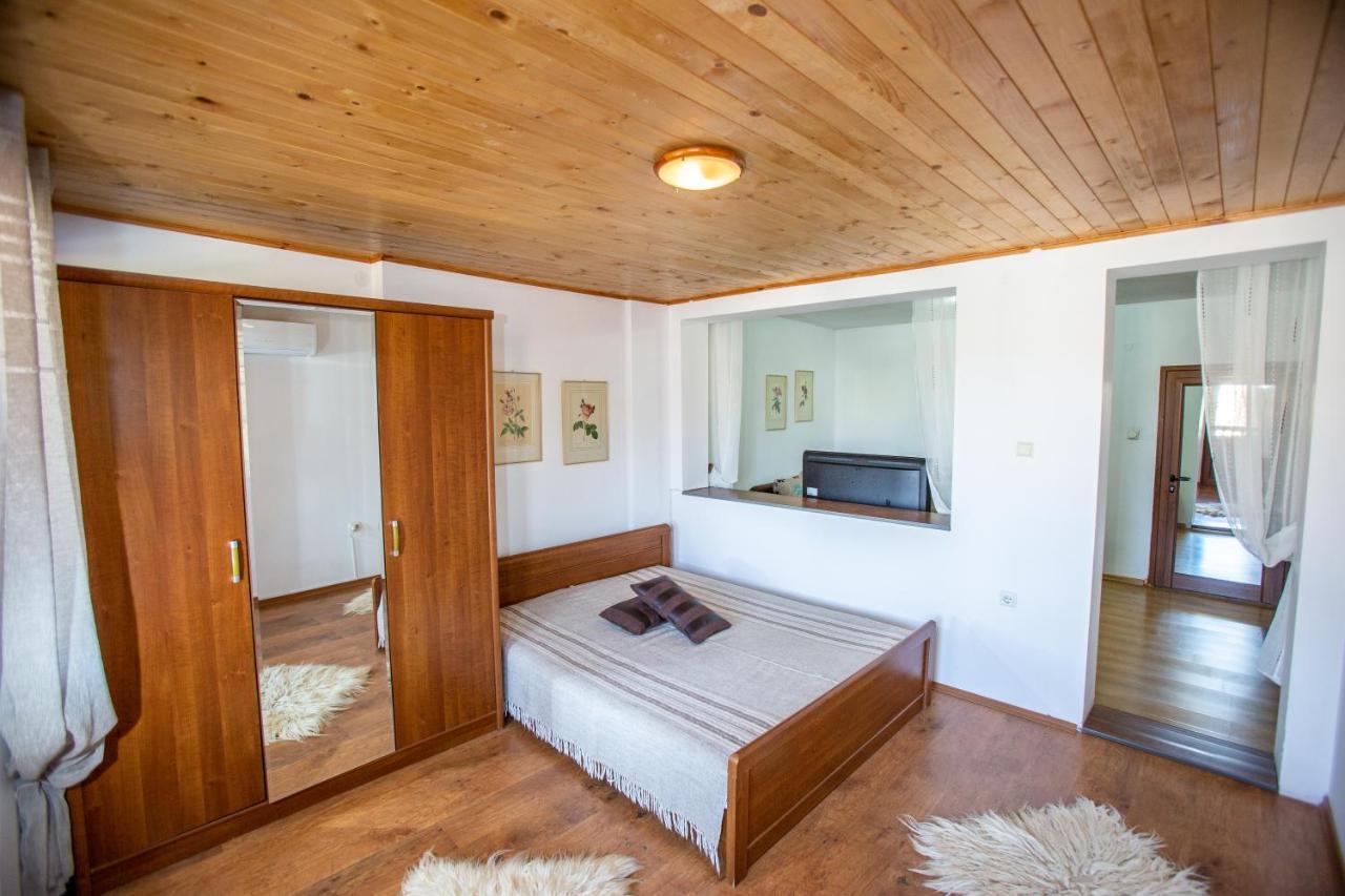 Oazis Family Hotel Lovech Ngoại thất bức ảnh